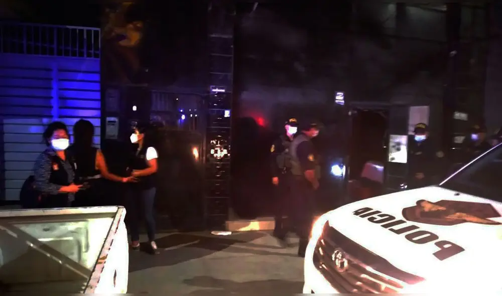 Policía intervino local que infringía las normas sanitarias en el centro de Chiclayo.  Foto: PNP