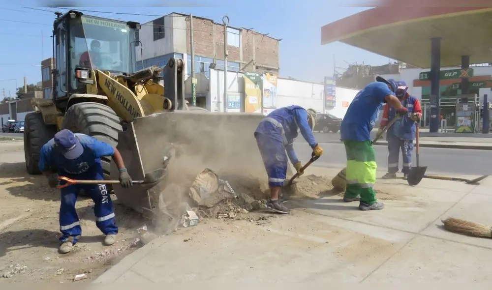 Unos 120 trabajadores del Segat limpiaron la avenida Villarreal. Foto: MPT