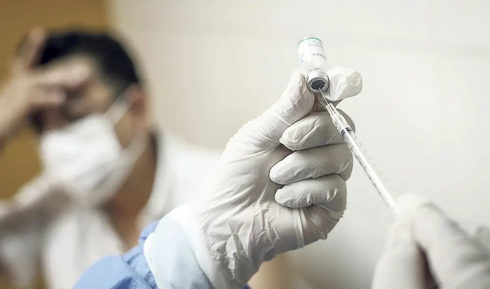 El proceso debe continuar. Los especialistas consultados coinciden en que la inmunización con las dosis de Sinopharm tiene que seguir porque no hay evidencias de que no tenga eficacia. Foto: John Reyes/La República