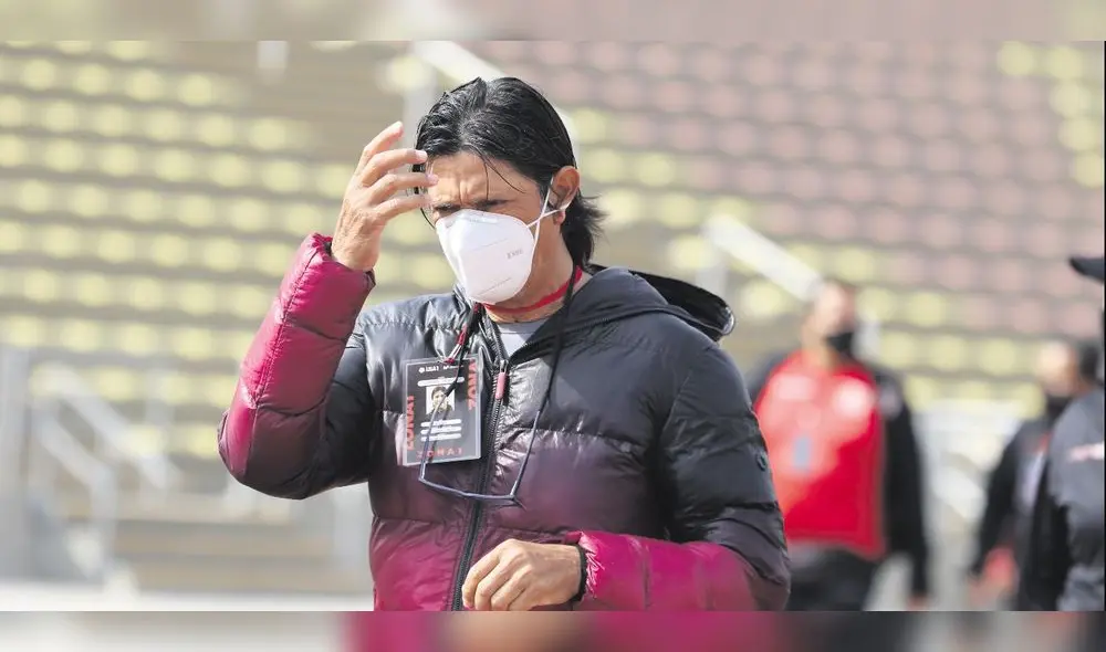 Ángel Comizzo volvió a asumir el cargo de entrenador crema por segunda vez. Foto: FPF Ángel Comizzo volvió a asumir el cargo de entrenador crema por segunda vez. Foto: FPF