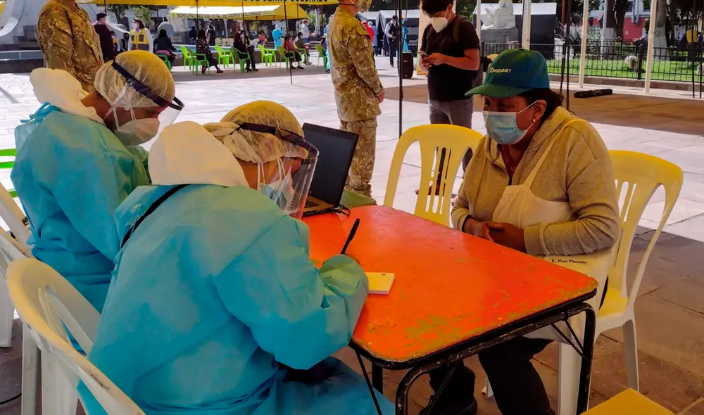Los pacientes que dieron positivo al nuevo coronavirus recibieron un kit de medicamentos. Foto: Geresa