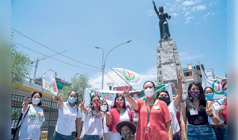 Mujeres. Verónika Mendoza junto con las candidatas mujeres para el Congreso de JP. Foto: difusión
