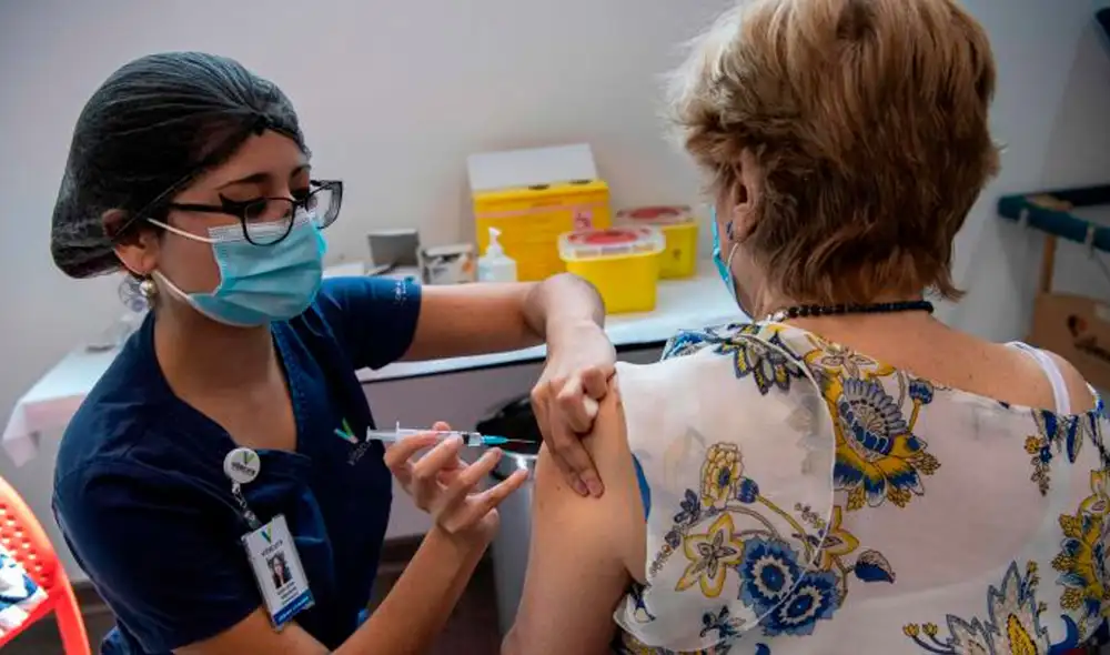 El Ministerio de Salud confirmó el domingo 7 de marzo que ya son más de 4 millones los inoculados y esperan lograr un millón más este mes. Foto: AFP El Ministerio de Salud confirmó el domingo 7 de marzo que ya son más de 4 millones los inoculados y esperan lograr un millón más este mes. Foto: AFP