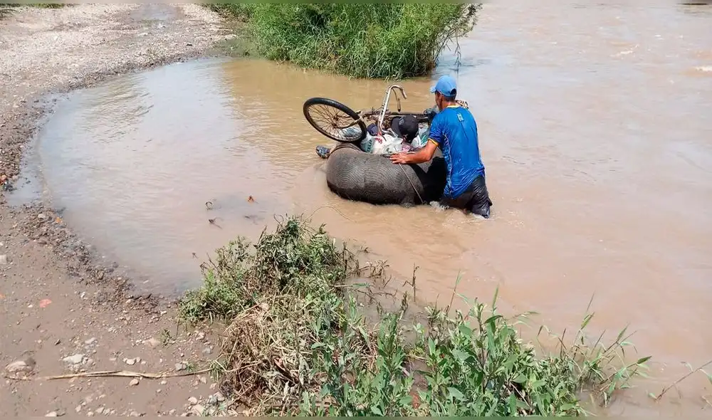 Pobladores de distritos lambayecanos han tenido dificultares para cruzar entre centro pobladores. Foto: COER Lambayeque