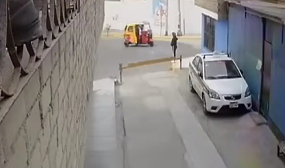 Agraviada se encontraba esperando en una esquina cuando fue sorprendida por malhechores. Foto: captura de 24 Horas Agraviada se encontraba esperando en una esquina cuando fue sorprendida por malhechores. Foto: captura de 24 Horas