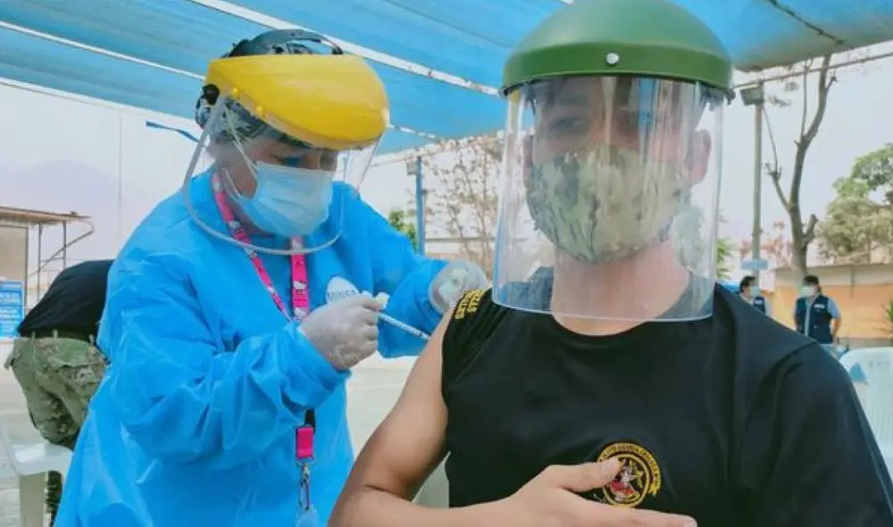 Inoculaciones a militares iniciaron el lunes 8 de marzo. Foto: Minsa Inoculaciones a militares iniciaron el lunes 8 de marzo. Foto: Minsa