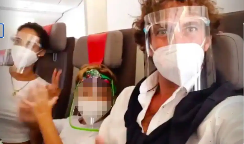 En los videos que difundió en Instagram se los puede ver sentados en el avión respetando las medidas de prevención ante la COVID-19. Foto: captura Instagram En los videos que difundió en Instagram se los puede ver sentados en el avión respetando las medidas de prevención ante la COVID-19. Foto: captura Instagram