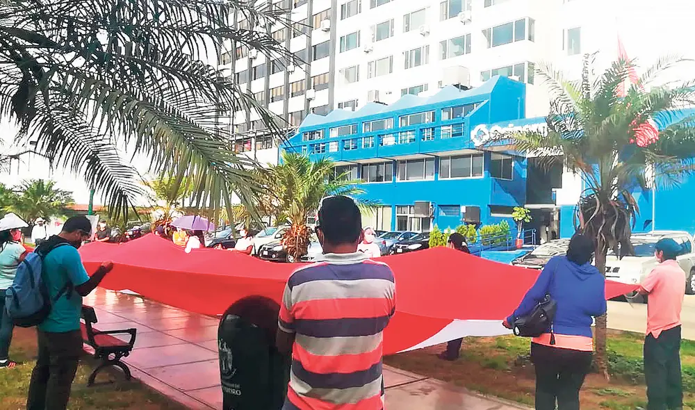 Reclamo. Usuarios de energía eléctrica han demandado a Osinergmin que cumpla con la sentencia de la Corte Suprema de Justicia. Foto: difusión