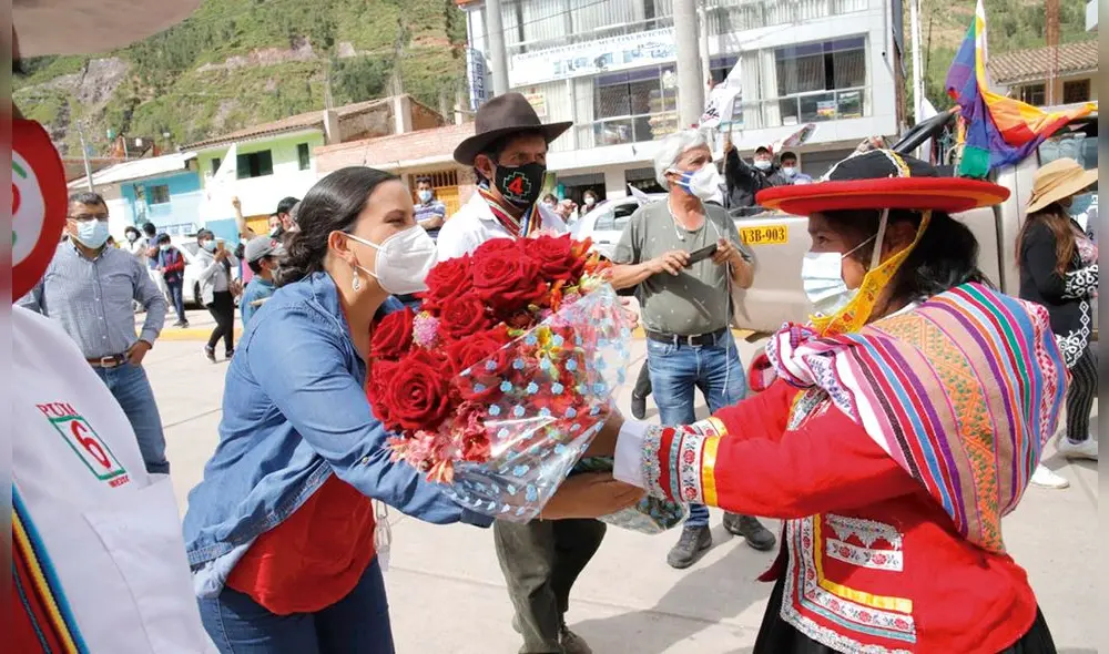 Elecciones. Mendoza llegó a Cusco y cuestionó a López Aliaga. Castillo recorrió Puno y dijo que legalizará la hoja de coca.
