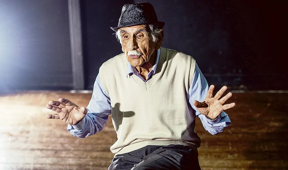 El maestro. Ernesto Ráez en una imagen elocuente como hombre de escenarios. Foto: Prin Rodríguez