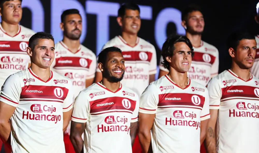 Universitario de Deportes presentó a su plantel con 35 integrantes. Foto: Universitario