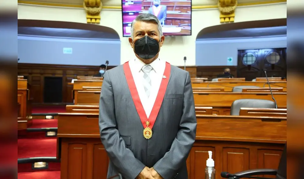 Cabrera Pino cuenta con tres maestrías y un doctorado. Foto: Congreso del Perú Cabrera Pino cuenta con tres maestrías y un doctorado. Foto: Congreso del Perú