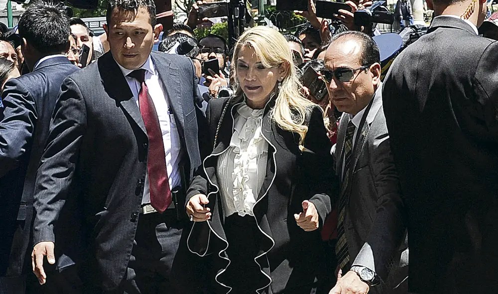 Reafirma. Áñez denunció persecución en sus redes. Foto: EFE Reafirma. Áñez denunció persecución en sus redes. Foto: EFE