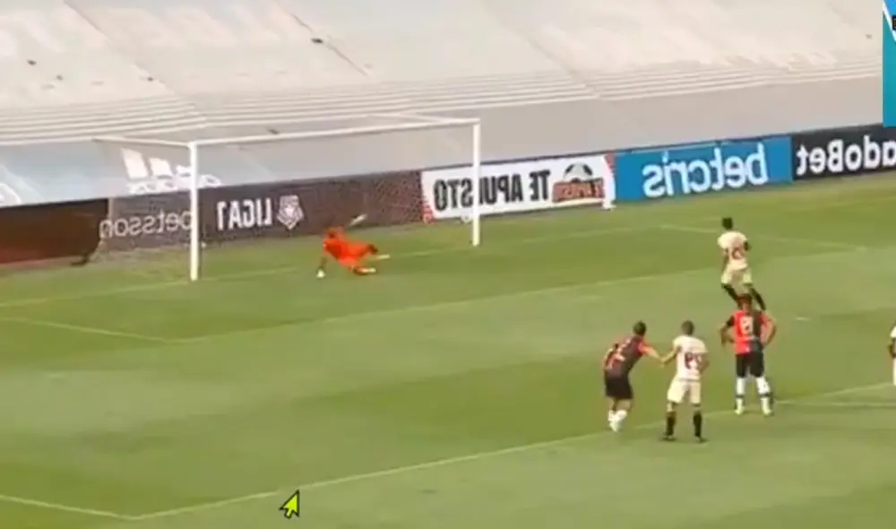 Enzo Gutiérrez patea al travesaño en su ejecución de penal. Foto: captura Gol Perú Enzo Gutiérrez patea al travesaño en su ejecución de penal. Foto: captura Gol Perú