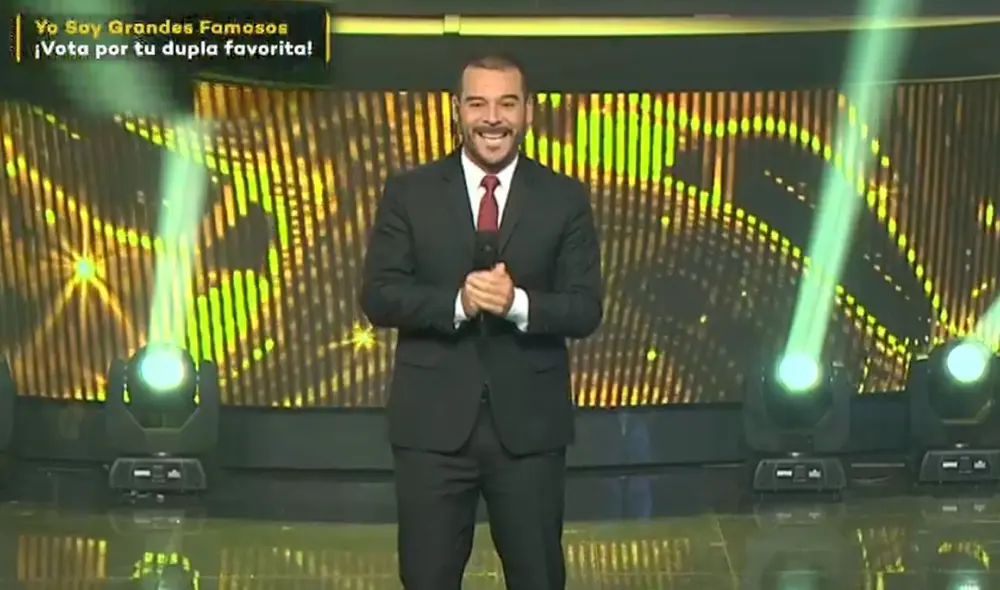 El conductor tuvo un emotivo reencuentro con su compañera Karen Schwarz. Foto: captura Latina