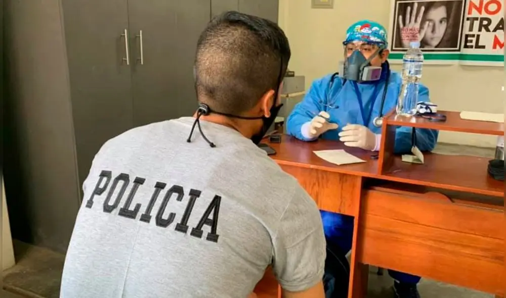 4.300 policías de Áncash han sido considerados en esta primera fase de vacunación. Foto: Andina