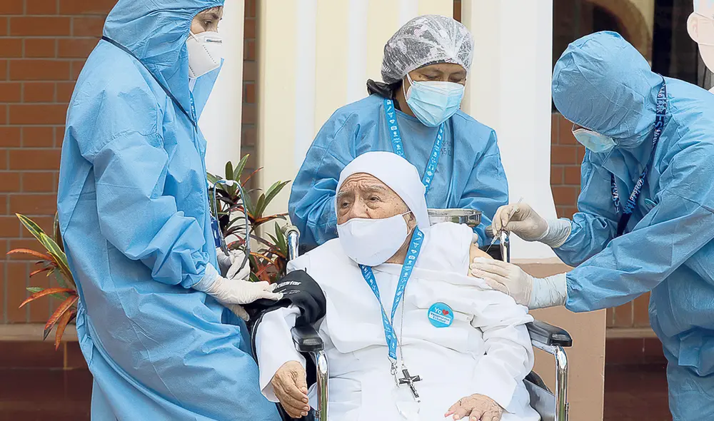 Primera dosis. El proceso de inmunización avanza lento. Foto: difusión Primera dosis. El proceso de inmunización avanza lento. Foto: difusión