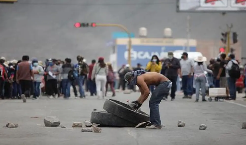 En el cono norte de Arequipa la protesta se radicalizó. Foto: Rodrigo Talavera / La República. En el cono norte de Arequipa la protesta se radicalizó. Foto: Rodrigo Talavera / La República.
