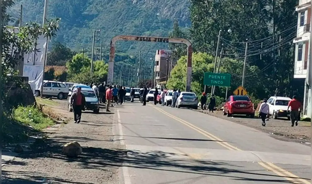 Autoridades piden a las personas tomar su precauciones si van por esta vía. Foto; Radio RSD de Chimbote.