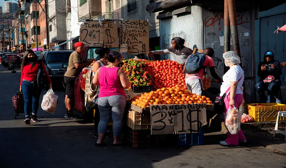 Los bonos repartidos en el sistema Patria son importantes para gran cantidad de personas en Venezuela, donde padece una severa crisis desde hace varios años. Foto: EFE Los bonos repartidos en el sistema Patria son importantes para gran cantidad de personas en Venezuela, donde padece una severa crisis desde hace varios años. Foto: EFE