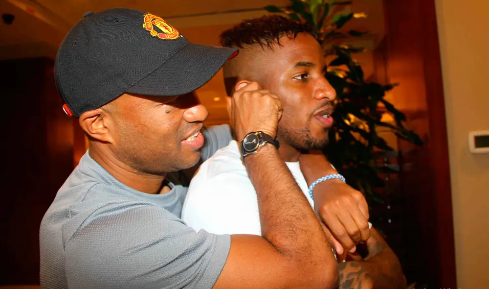 Jefferson Farfán y Waldir Sáenz en un hotel de concentración de la selección peruana. Foto: La República / Luis Jiménez Jefferson Farfán y Waldir Sáenz en un hotel de concentración de la selección peruana. Foto: La República / Luis Jiménez