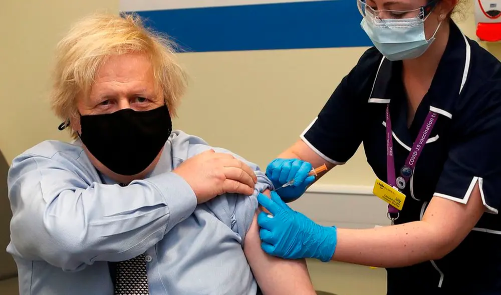 “Literalmente no he sentido nada”, indicó Johnson a la prensa tras abandonar el centro médico. Foto: AFP “Literalmente no he sentido nada”, indicó Johnson a la prensa tras abandonar el centro médico. Foto: AFP