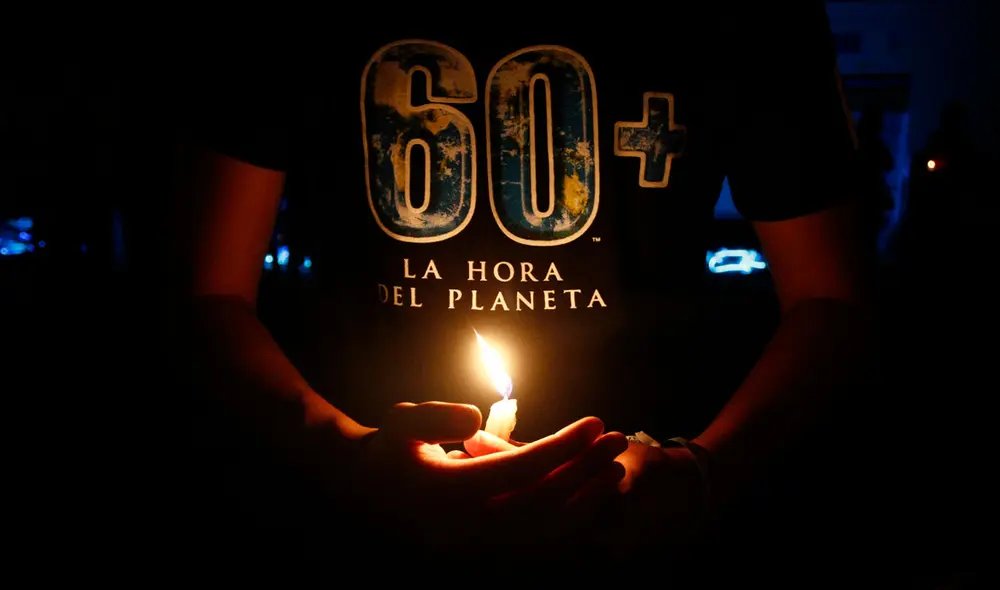 En la Hora del Planeta, los hogares y empresas apagan voluntariamente sus luces eléctricas. Foto: La República En la Hora del Planeta, los hogares y empresas apagan voluntariamente sus luces eléctricas. Foto: La República