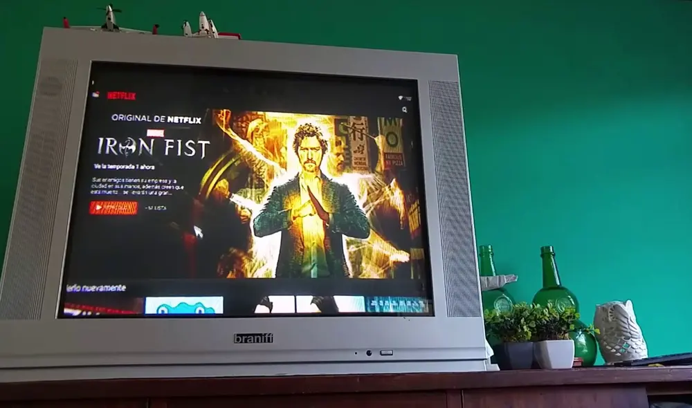 Hay varios gadgets en el mercado para que tu TV tenga acceso a Netflix y Disney Plus. Foto: captura de YouTube Hay varios gadgets en el mercado para que tu TV tenga acceso a Netflix y Disney Plus. Foto: captura de YouTube