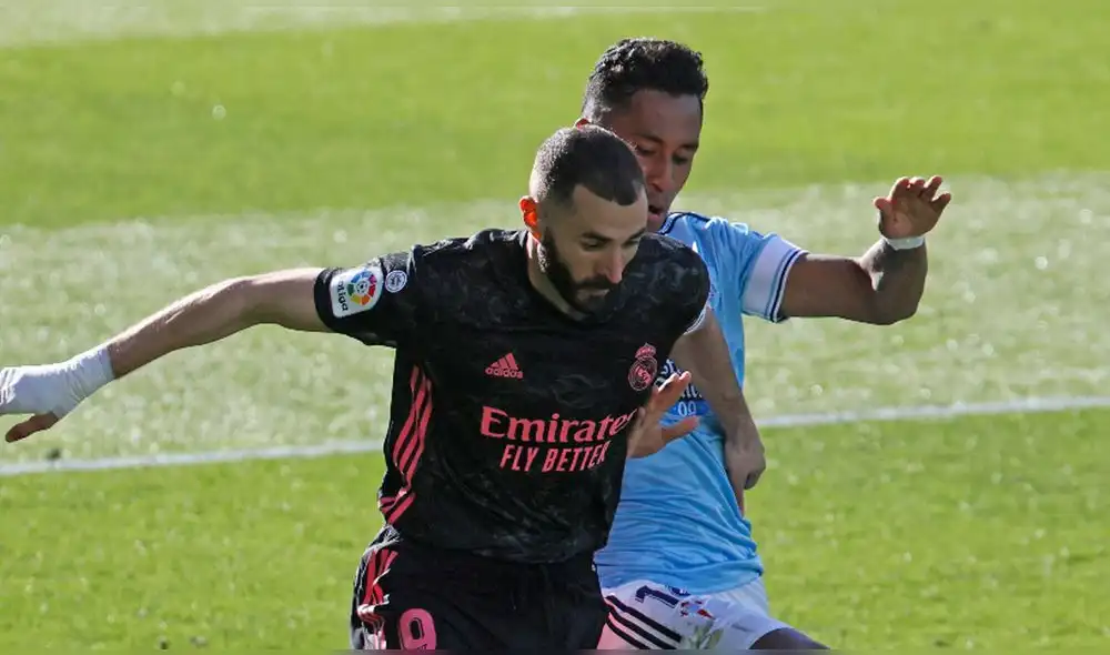 Karim Benzema anticipó a Renato Tapia en el segundo gol. Foto: EFE