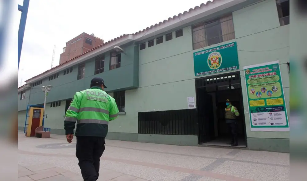 Puno. En Juliaca, policía fue detenido por sus colegas, a pesar de poner resistencia. Foto: La República