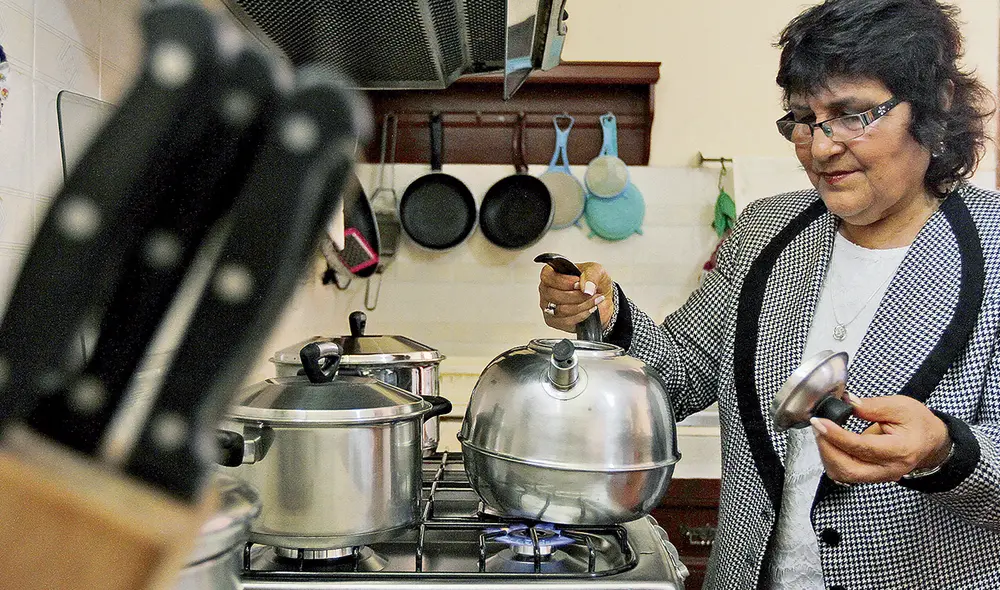 Largo tiempo. Amas de casa del interior del país aguardan la llegada del gas natural. Foto: Jorge Cerdán/La República