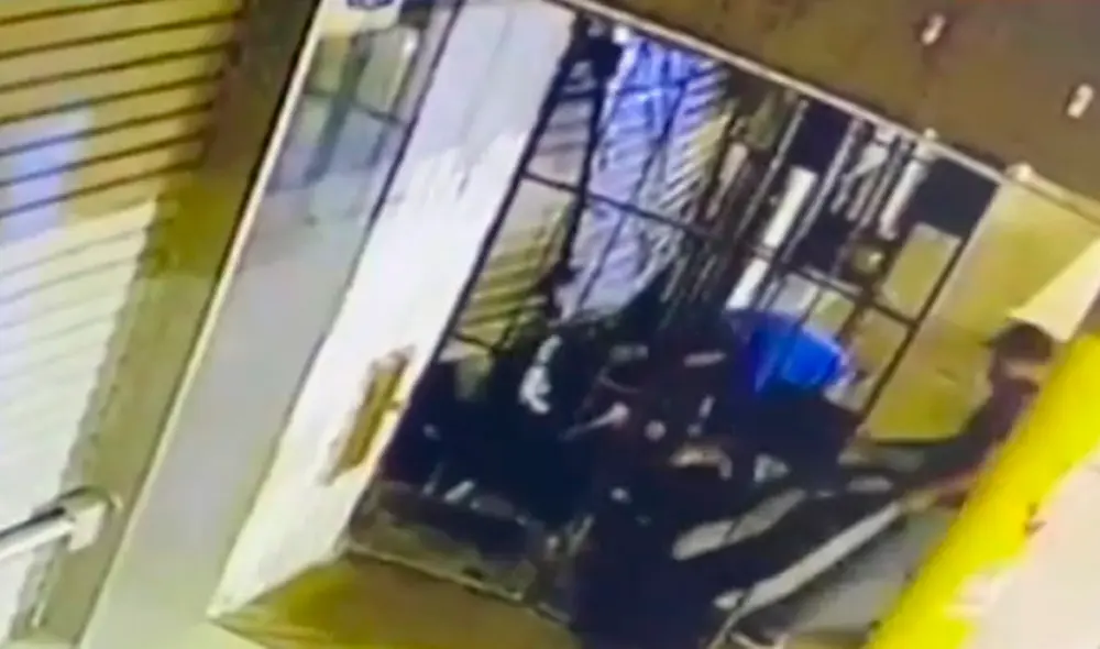 Comerciantes aseguran que los robos son cada vez más frecuentes. Foto: captura de América TV