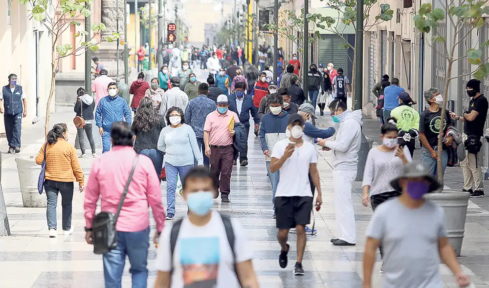Indecisos. Semanas decisivas para captar su atención. Foto: Jorge Cerdán/La República Indecisos. Semanas decisivas para captar su atención. Foto: Jorge Cerdán/La República