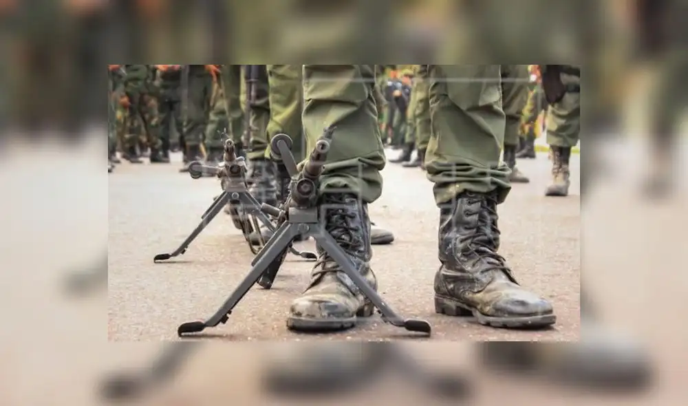 Maduro confirmó el domingo los combates en la televisión pública y dijo que su gobierno tendrá “cero tolerancia” con  grupos armados. Foto: EFE