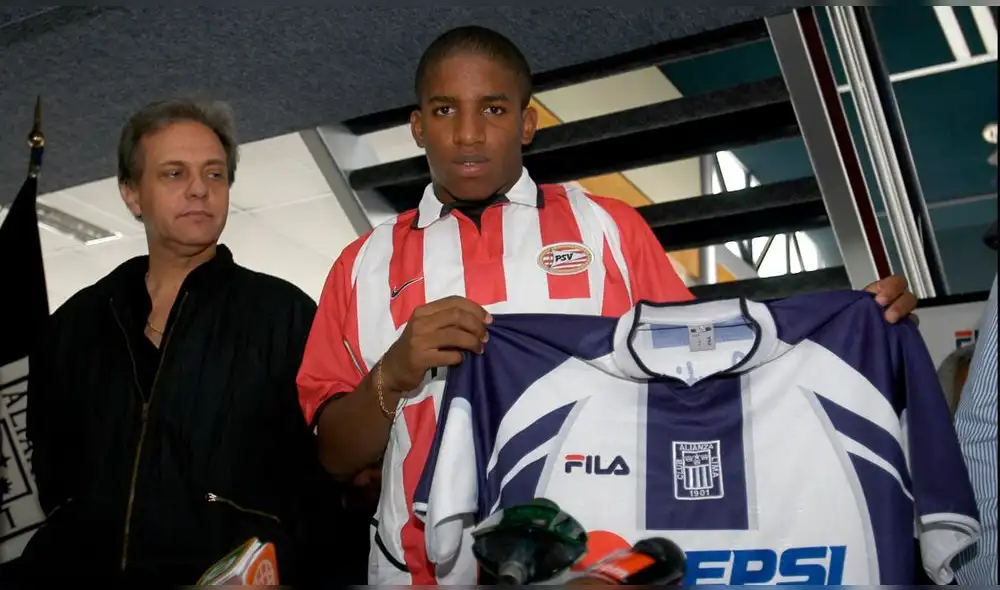 Jefferson Farfán firmó contrato con el PSV en junio de 2004. Foto: difusión Jefferson Farfán firmó contrato con el PSV en junio de 2004. Foto: difusión