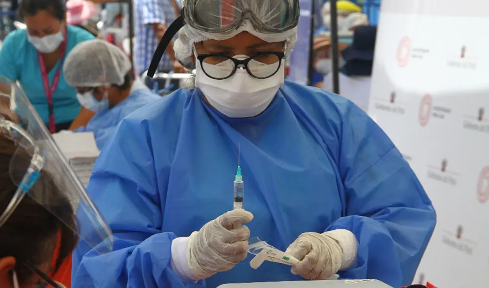 Vacunación en clínicas privadas será a partir del lunes 29 de marzo. Foto: Luis Jiménez / La República Vacunación en clínicas privadas será a partir del lunes 29 de marzo. Foto: Luis Jiménez / La República