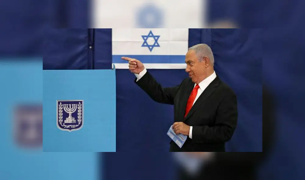 El primer ministro israelí, Benjamin Netanyahu, hace gestos mientras vota en un colegio electoral en Jerusalén. Foto: AFP El primer ministro israelí, Benjamin Netanyahu, hace gestos mientras vota en un colegio electoral en Jerusalén. Foto: AFP