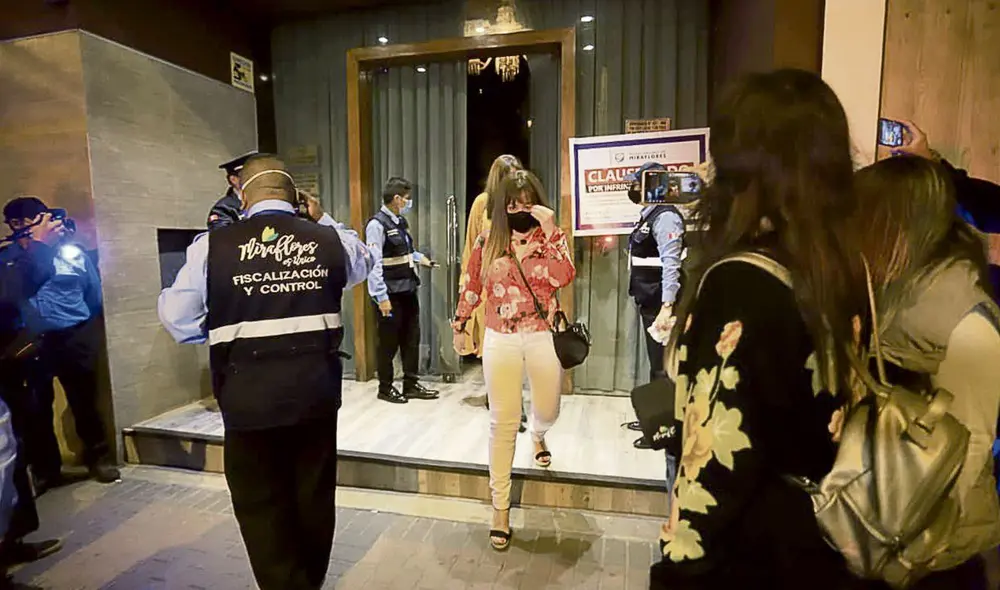 Fiscalizadores municipales, efectivos de la PNP y las Fuerzas Armadas realizan los operativos. Foto: Municipalidad de Miraflores Fiscalizadores municipales, efectivos de la PNP y las Fuerzas Armadas realizan los operativos. Foto: Municipalidad de Miraflores