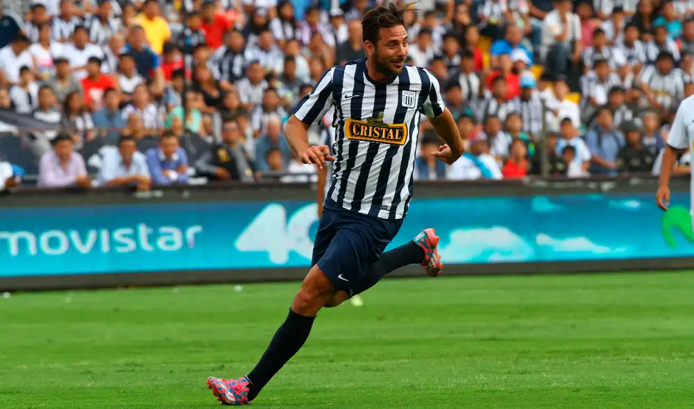 Claudio Pizarro jugó dos temporadas en Alianza Lima. Foto: Líbero