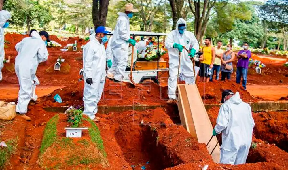La pandemia de coronavirus volvió a entrar en su peor fase en Brasil. El martes 23 de marzo, el país superó la marca de los 3.000 muertos para una sola jornada. Foto: EFE
