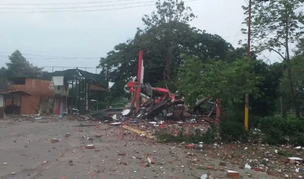 El atentado dejó sin servicio eléctrico a parte de la comunidad ubicada en el estado Apure (Venezuela). Foto: Twitter