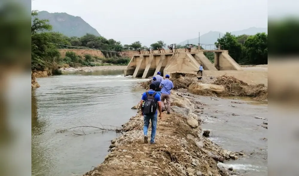 Lluvia provocó incremento del caudal río La Leche que luego rompió dique en canal. Foto: MMUVALL