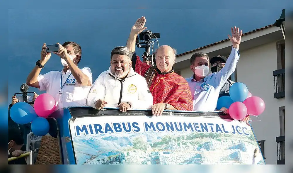 Inédito. En Cusco, el viaje de Hernando de Soto a Estados Unidos no pasó inadvertido. La prensa insistió en preguntarle por qué viajó. El economista tuvo que confesar su vacunación.