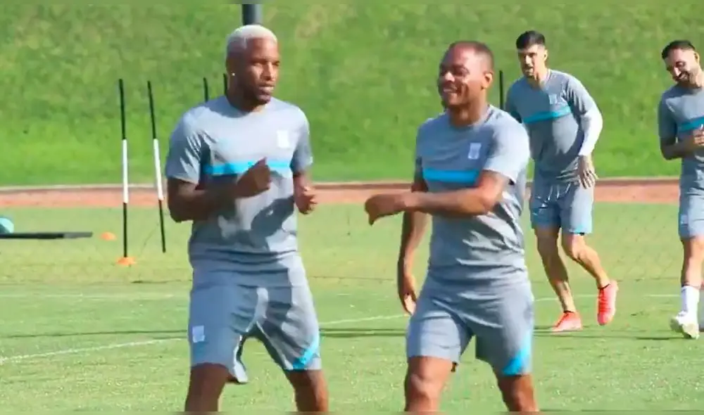 Jefferson Farfán se incorporó esta mañana a los trabajos blanquiazules. Foto: Alianza Lima Jefferson Farfán se incorporó esta mañana a los trabajos blanquiazules. Foto: Alianza Lima