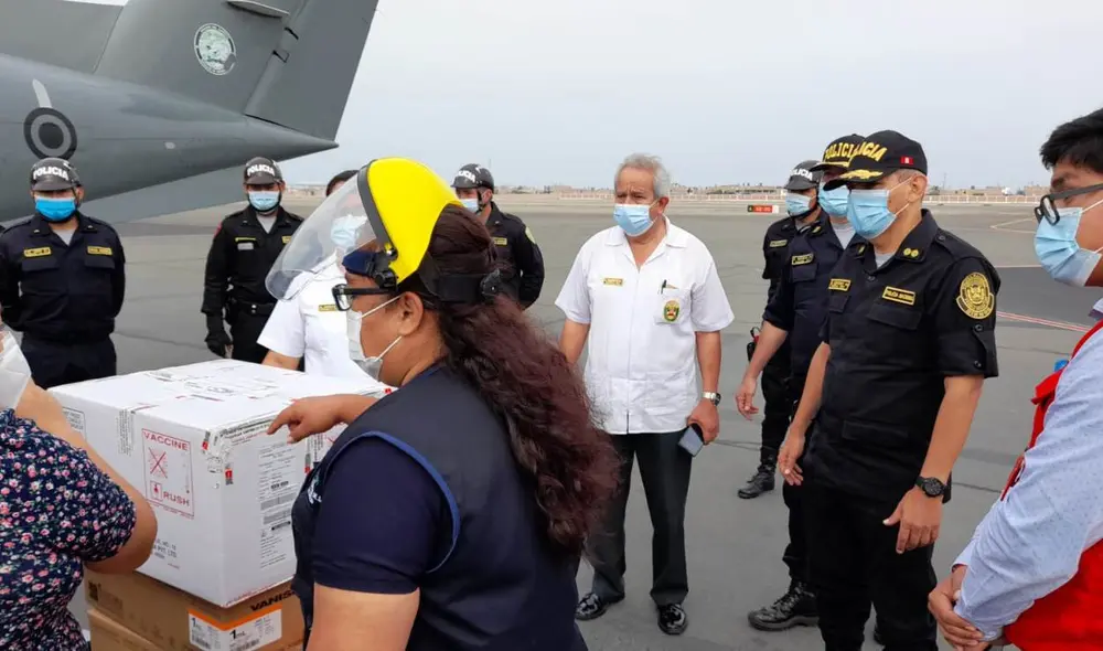 La Contraloría viene acompañando el proceso de vacunación para evitar irregularidades. Foto: Prensa PNP