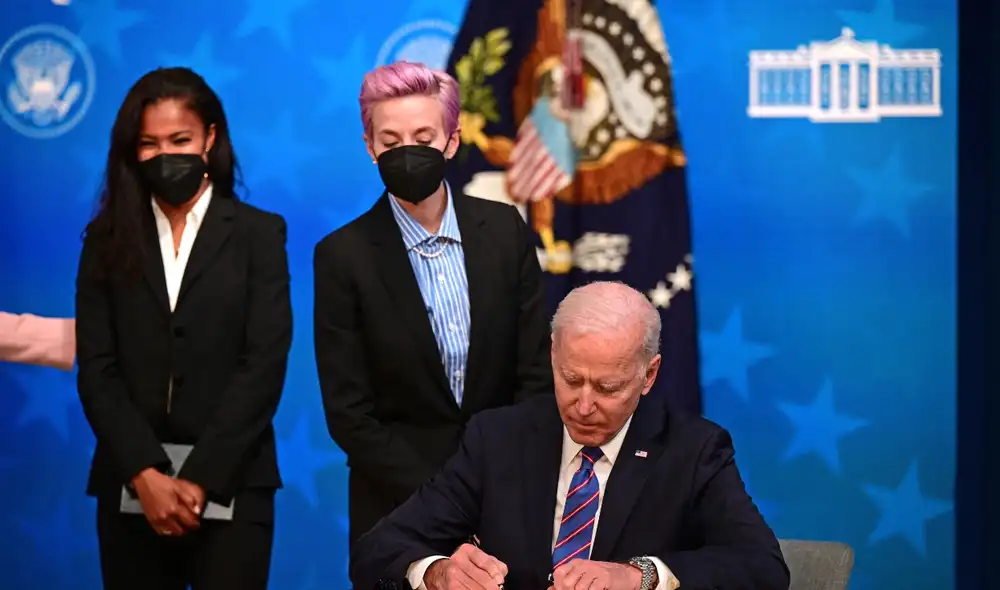 El presidente de Estados Unidos respalda la lucha por igualdad salarial de la Selección Femenina de Fútbol de Estados Unidos. Foto: AFP El presidente de Estados Unidos respalda la lucha por igualdad salarial de la Selección Femenina de Fútbol de Estados Unidos. Foto: AFP