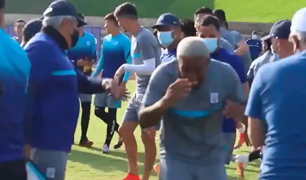 Jefferson Farfán regresó a Alianza Lima después de 17 años. Foto: captura de video Alianza Lima Jefferson Farfán regresó a Alianza Lima después de 17 años. Foto: captura de video Alianza Lima