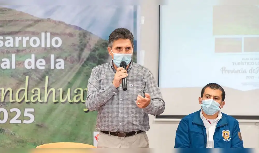 Alcalde sería sancionado por el colegio médico de la localidad, según informó el decano José Romero. Foto: Facebook Alcalde sería sancionado por el colegio médico de la localidad, según informó el decano José Romero. Foto: Facebook