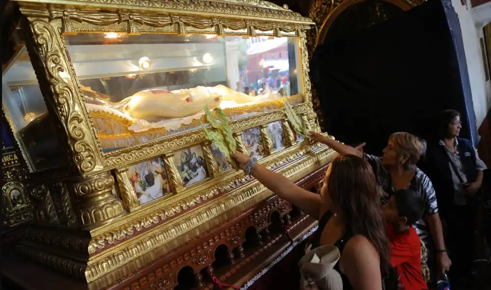 Costumbres religiosas, como las procesiones y visitas a iglesias, estarán prohibidas. Foto: La República/David Huamani Bedoya