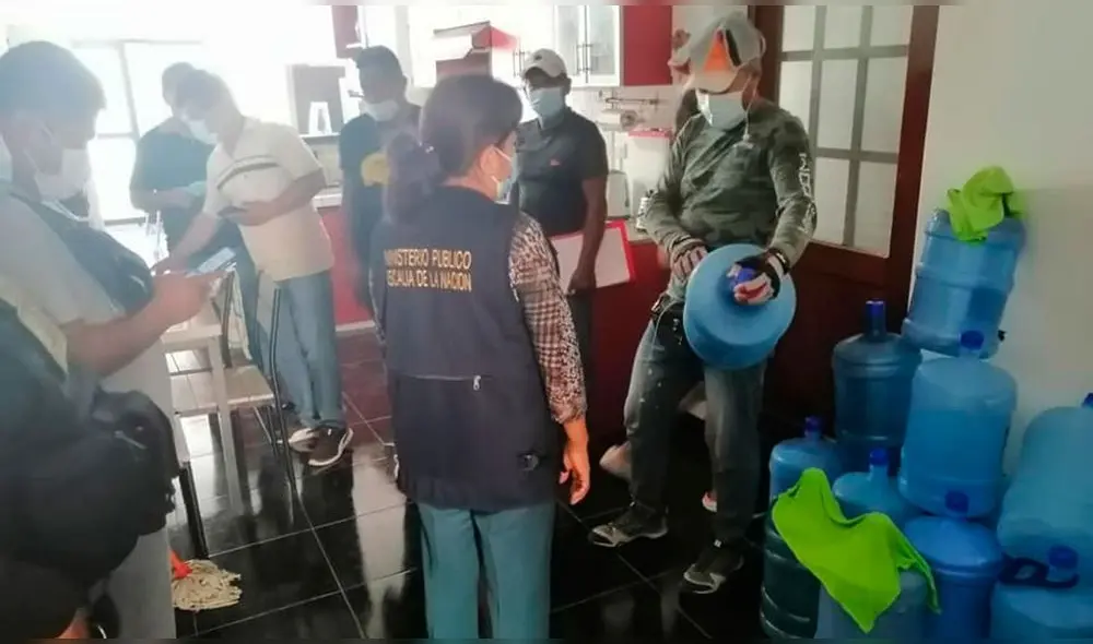 Autoridades incautaron bidones de agua que eran transportados por Madrid Castillo. Foto: Fiscalía